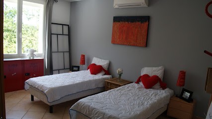 Chante Quinson, Gîte aux Assions