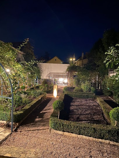 Le Presbytère Et L’Annexe Du Presbytère, Gîte à Salles-Courbatiès