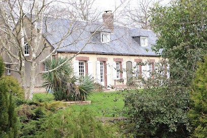 Manoir aux couleurs du jardin - Gîtes de France, Gîte à Saint-Pierre-des-Loges