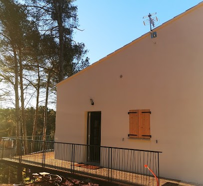 Gite du domaine de collongue, Gîte à Saint-Marc-Jaumegarde