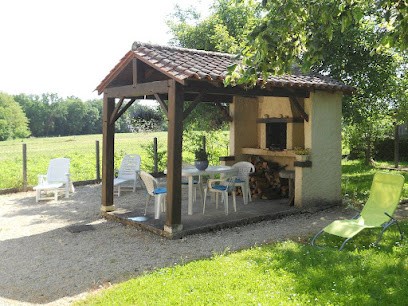 Gîte Les Grandes Terres, Gîte à Douchapt
