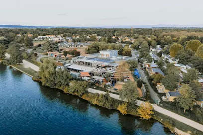 Les Voiles Du Grand Large - Lodge & Spa, Gîte à Meyzieu