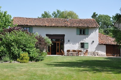 Gîtes Des Mûriers, Gîte à Mornand-en-Forez