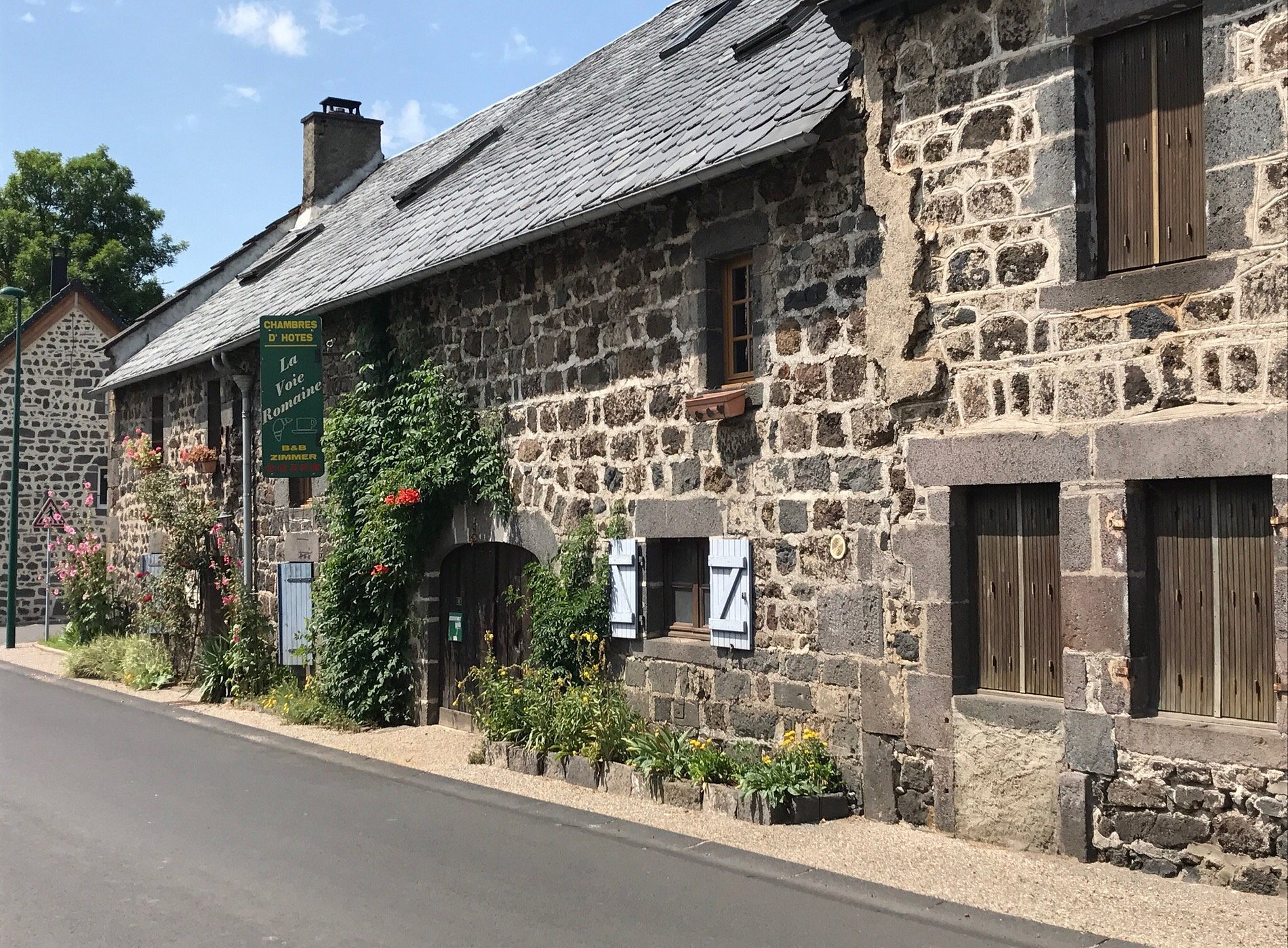 La Voie Romaine : Location Gîte Pour 9 Personnes, Salle De Réunion, Parc Vulcania, Puy Dôme, Auvergne Rhône Alpes, Gîte à Ceyssat