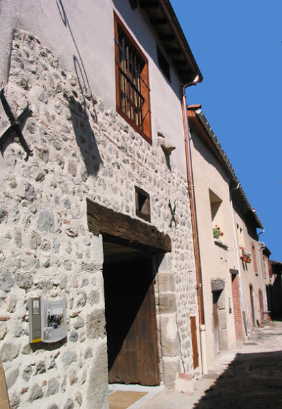 Meublé De Tourisme / Gîte Communal " Maison Vigneronne ", Gîte à Champdieu