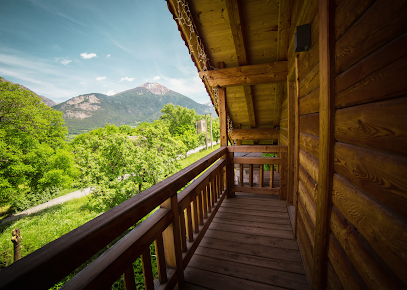Chalet Et Gîtes Écrins, Gîte à Châteauroux-les-Alpes