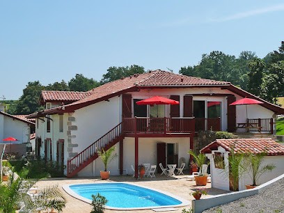 Domaine Beterguibel: Appartement Avec Piscine Pays Basque, à La Campagne, Proche St-Jean-Pied-de-Port, Pyrénées-Atlantiques, Gîte à Uhart-Cize