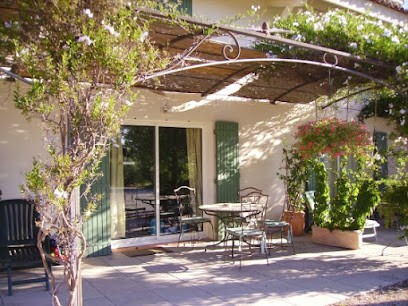 Impasse du Mas Vert: gîte piscine location meublée,vacances en famille(St Rémy de Provence, Avignon), Gîte à Graveson