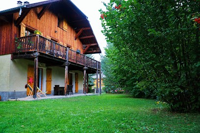 LOCATION Gîte Chalet des Ecureuils, Gîte à Jausiers