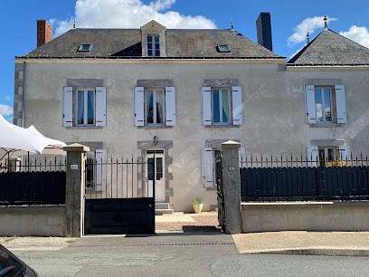 Gîte de L'Ouvroux- Chez Cindy & Geoffrey : Gîte grande capacité, familial idéal réunion de famille, proche Puy du Fou, Vendée, Gîte à Montournais