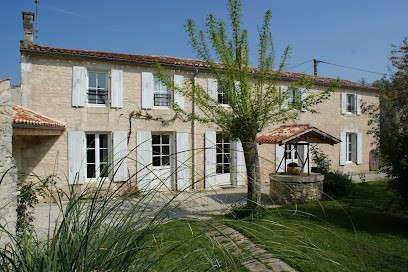 Gîte La Fermette 10 Personnes, Gîte à Surgères