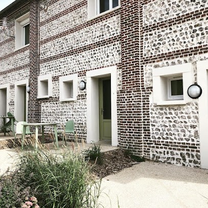 Les Sept Logias, Gîte aux Loges