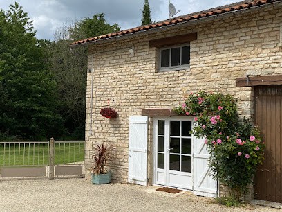 La maison du petit lac, Gîte à Messé