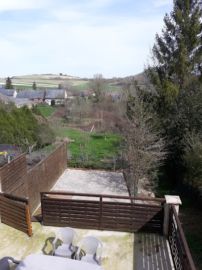 La Petite Maison Dans Les Ardennes Gîte 6 Personnes, Gîte à Sery