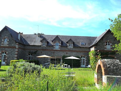 manoir de kerhir, Gîte à Trédarzec