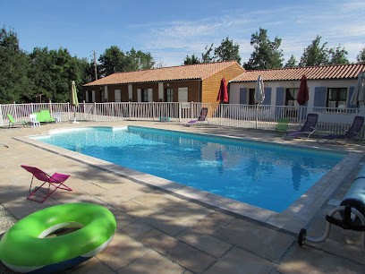 Gîtes au Bas Marais : Gîte avec piscine chauffée au calme, dans le Marais Poitevin, proche plage, en Vendée, Pays de la Loire, Gîte à Nalliers