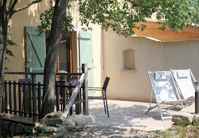 Gîte La Terre Des Abeilles, Gîte à Entrecasteaux