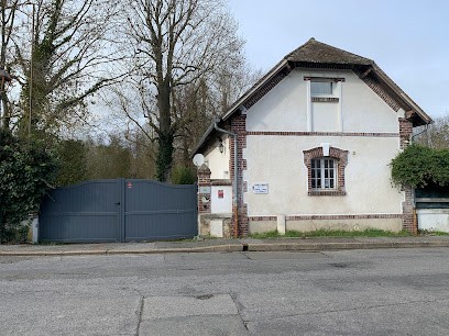 Gîte yinloft design Piscine & Jacuzzi, Gîte à Sainte-Gemme-Moronval