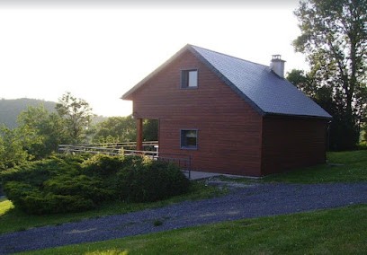 Gîte - Le Chalet Entre la montagne et les lacs, Gîte à Montboudif