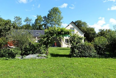 Les Cyprés, Gîte à Monthuchon