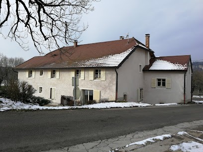 La loge d'Adrien, Gîte à Sirod