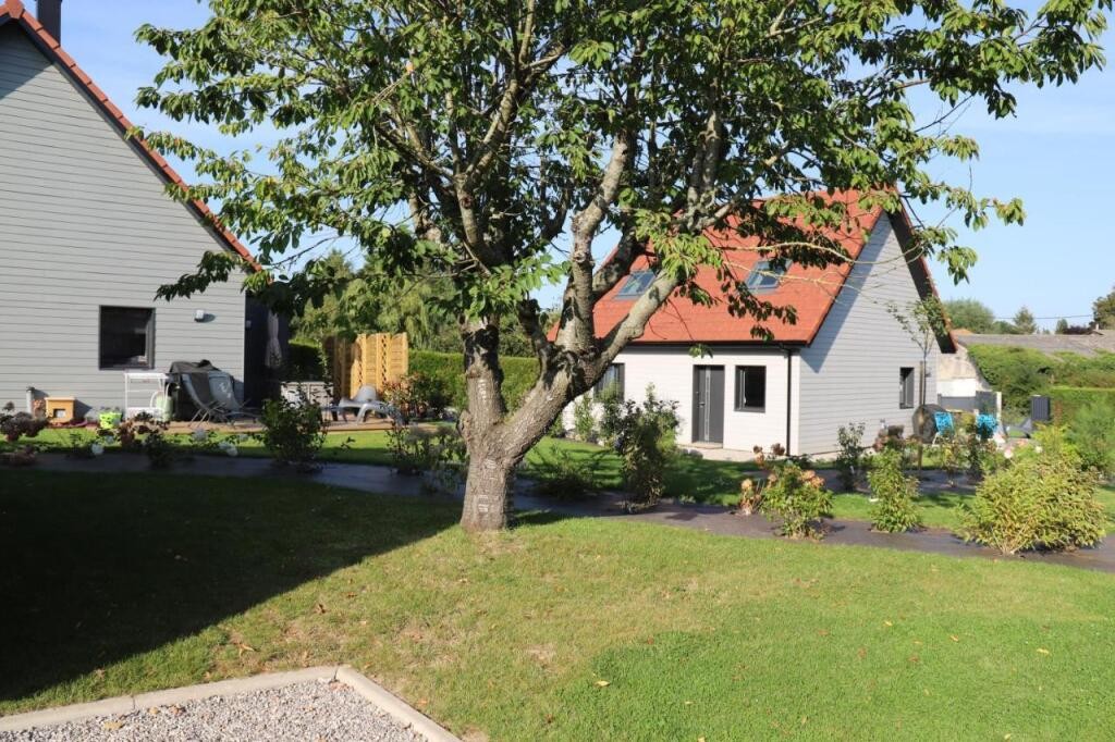 Le Clos Des Cajaviris, Gîte à Carly