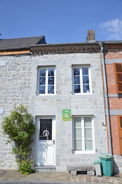 Le Banc Sous Les Tilleuls, Gîte à Chooz