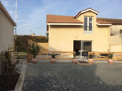 Gîte Le Village, Gîte à Neulles