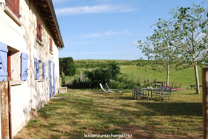 Les demeures champêtres : gite & locations de vacances nature proche Charlieu, Gîte à Jarnosse
