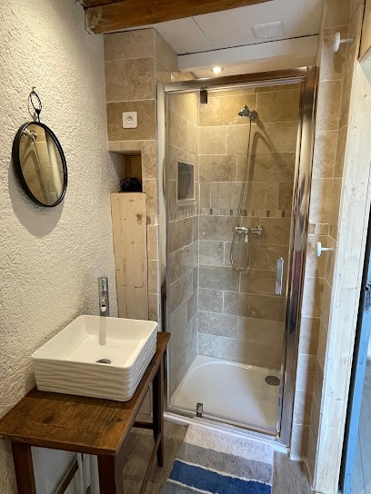 LE DIXNEUFCENTVINS, Gîte à Chiroubles