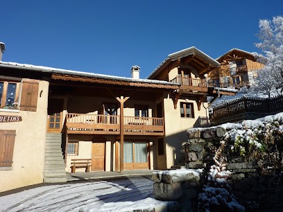 Chalet Les Bouquetins, gîte La Grange, Gîte à Peisey-Nancroix