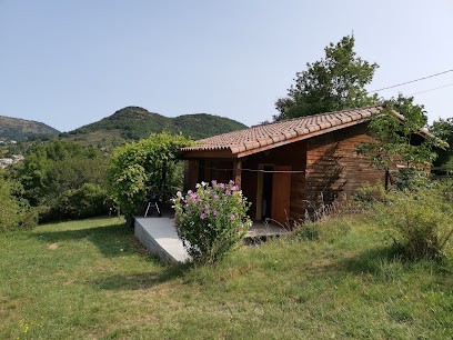 Chalets d'Arbres - Gîte ardèche avec piscine et jeux enfants, Gîte à Darbres