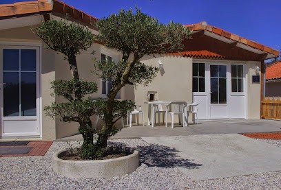 Gîte - Maison de La Cloche, Gîte à Nanteuil-en-Vallée