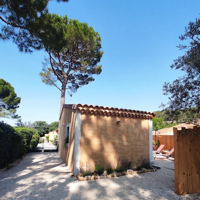 Mas De La Croze, Gîte à Saint-Restitut