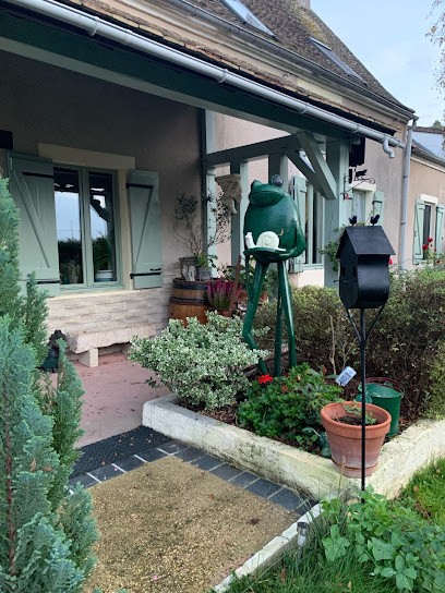 Les Chouettes: Meublé de Tourisme, gite grande capacité, en campagne avec piscine, proche Beaune, Côte-d'Or, BFC, Gîte à Chivres