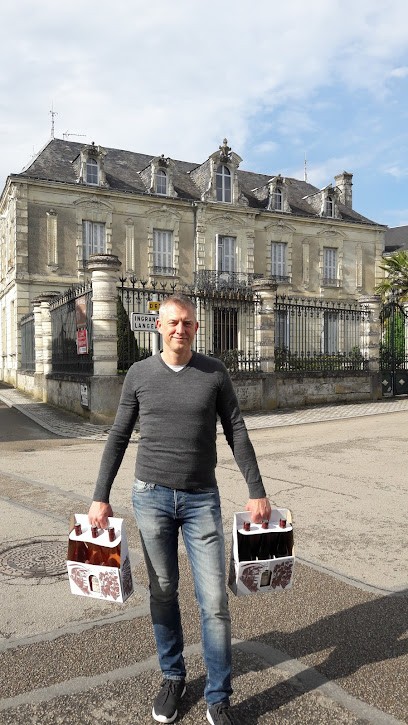 Roland Fleury, Gîte à Restigné