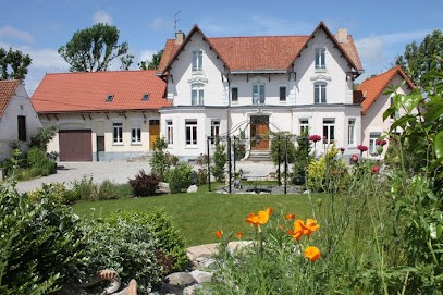 Au grand saule, Gîte aux Attaques