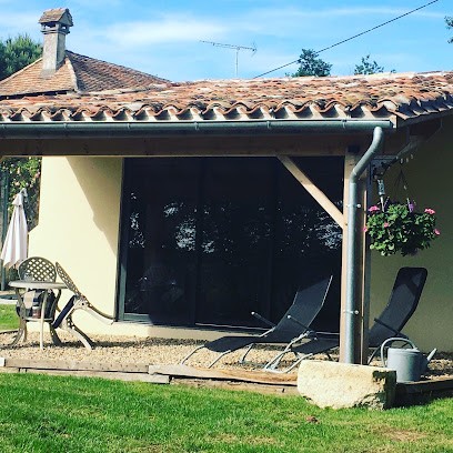 La Porcherie At Les Savoys, Gîte à Saint-Sernin