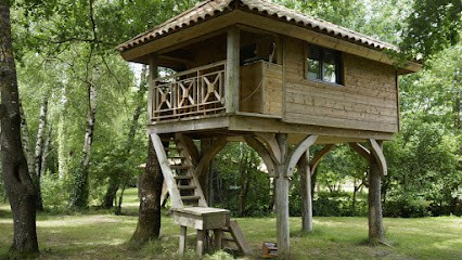 Domaine Ecurie Les Grands Bois - Gite et Cabane, Gîte à Thézac