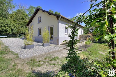 Les Gîtes Du Lac, Gîte à Magnieu