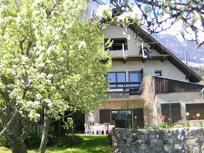 Maison d'Accueil et Chalet Etang Notre-Dame, Gîte à Lumbin