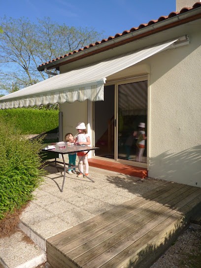 Ma Petite Maison Au Bord De L'eau - Gîte De Pêche, Gîte à Magné