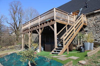 La grange de Loey-Gîte spacieux (10 personnes)et chambres d'hôtes, avec spa exterieur-Cantal-Proche Mauriac et Salers., Gîte à Méallet