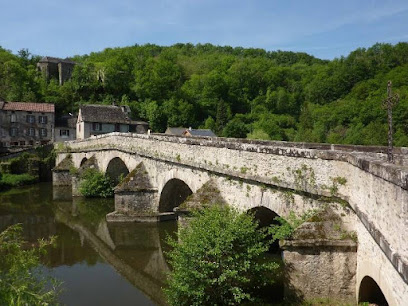 Gîte - Le Pont De Cirou- Nature Charging Station, Gîte à Mirandol-Bourgnounac
