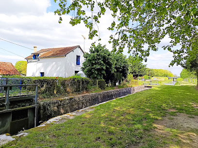Les Petits Logis De L'écluse Gîte à Noyers-sur-Cher