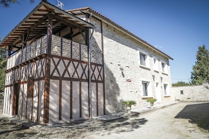 Domaine de la Broue, Gîte à Lonnes