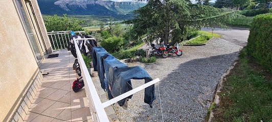 Gîte Del Païs : Location Gîte 10 Personnes, Proche Orpierre à Lagrand Garde-colombe, Hautes-Alpes, Alpes Du Sud, PACA, Gîte à Garde-Colombe