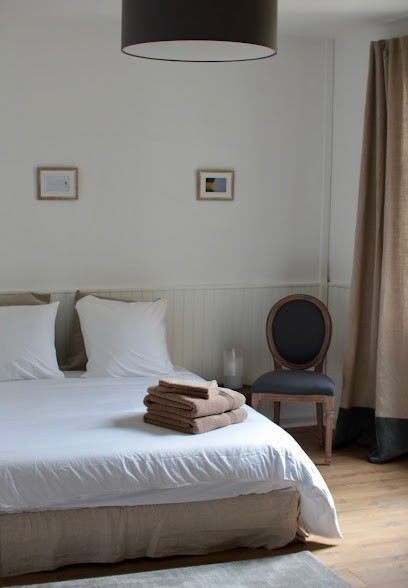 Maison Lalambic | Logis Ephémère de Charme, Gîte à Senlis