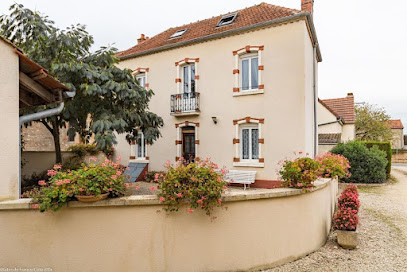 La Grand'cour - Gîtes De France, Gîte à Champdôtre