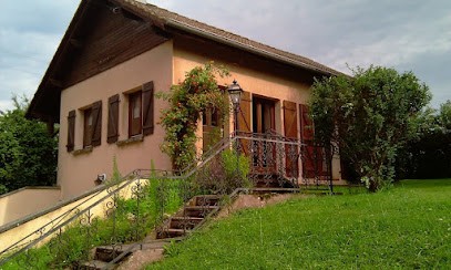 Domaine De La Rainette, 2 Gîtes (8/10 Personnes Et 4/6 Personnes), Gîte à Grosne